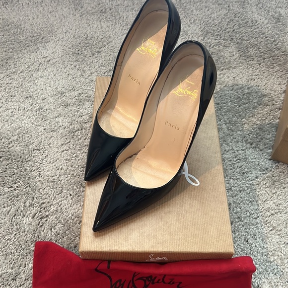 Christian Louboutin So Kate - Picture 3 of 4